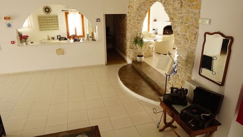 Hotel Eri, Check-in/check-out kiosk