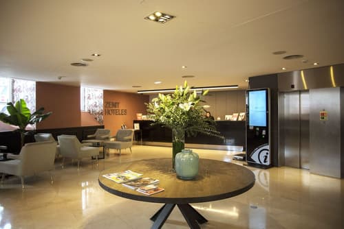 Hotel Zenit Lisboa, Reception