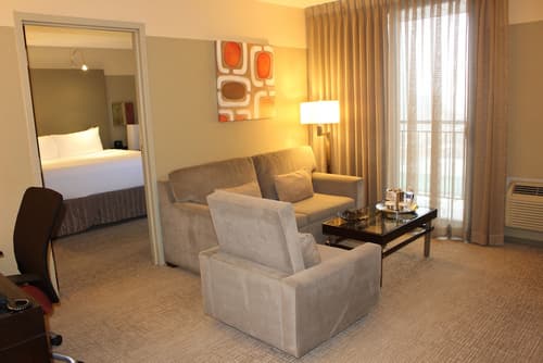Crowne Plaza Chicago West Loop by IHG, Room