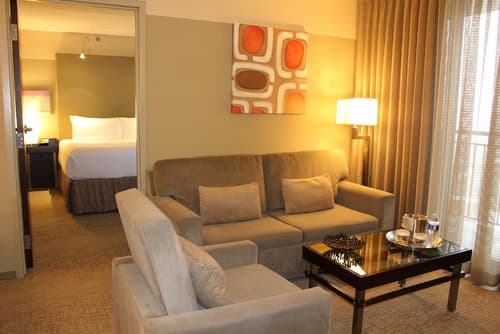 Crowne Plaza Chicago West Loop by IHG, Room