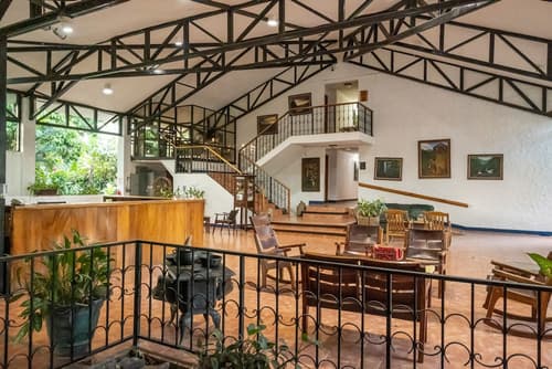 Hotel Aeropuerto, Interior entrance