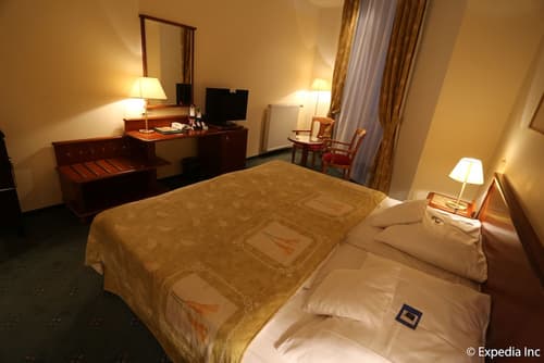 EA Hotel Rokoko