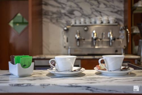 Palazzo Galletti Abbiosi, Bar (on property)