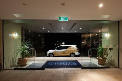 Rydges Kalgoorlie, Interior entrance