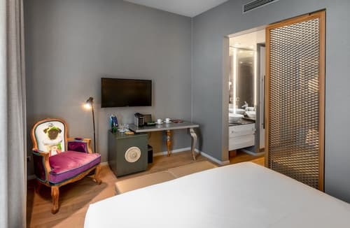 987 Design Prague Hotel, Room