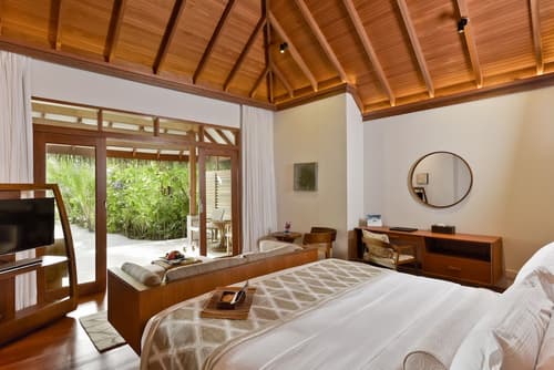 Baros Maldives, Room