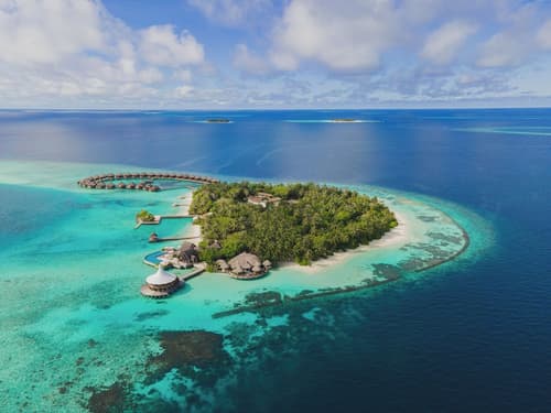 Baros Maldives, Primary image
