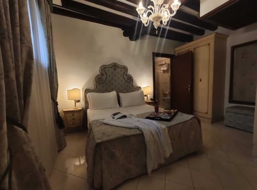 Ca' Vendramin Zago, Room