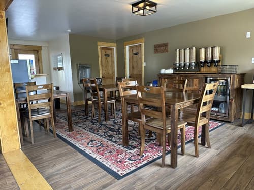 Estes Mountain Inn, Reception