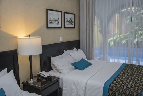 Hotel Colonial, Room