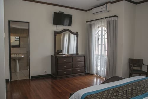 Hotel Colonial, Room