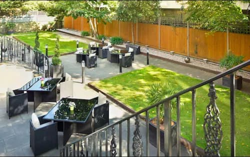 The Park City Grand Plaza Kensington, Garden