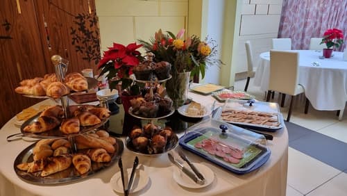 The Park City Grand Plaza Kensington