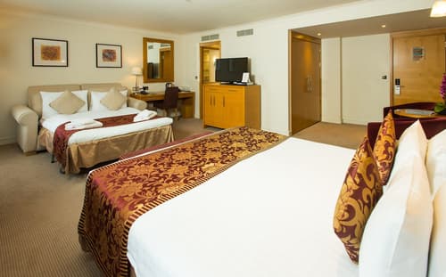 The Park City Grand Plaza Kensington, Room