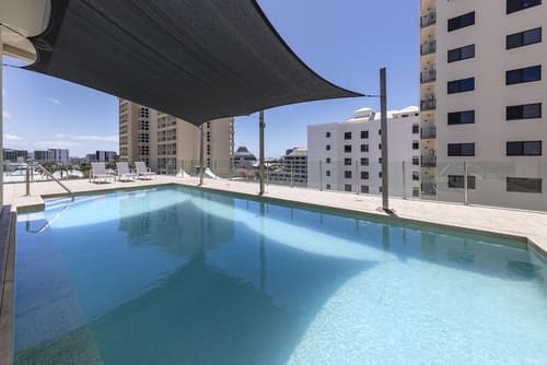 Park Regis City Quays, Outdoor pool