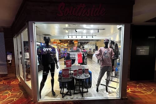 OYO Hotel and Casino Las Vegas, Reception