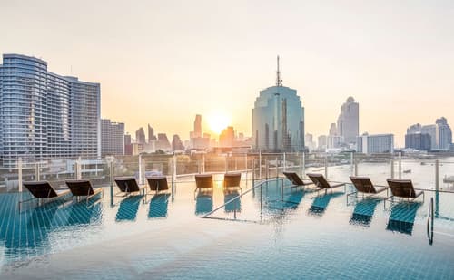 Millennium Hilton Bangkok, Pool