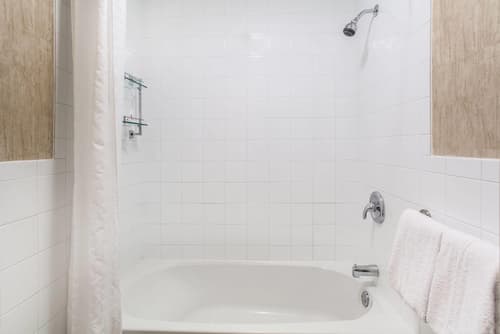 Howard Johnson by Wyndham Kingston