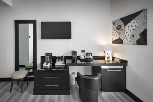 LHP Hotel Napoleon, Room