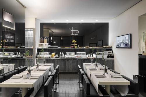 LHP Hotel Napoleon, Breakfast area