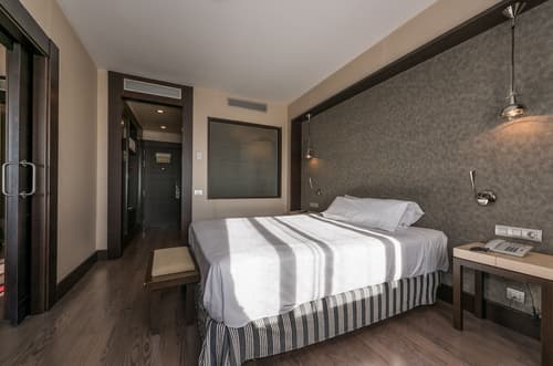 Hotel Mercader, Room