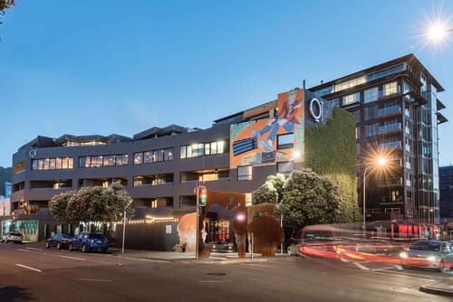 QT Wellington, Exterior