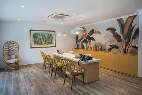 Acajou Beach Resort, Reception