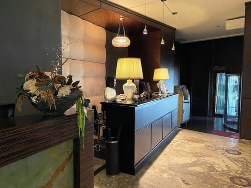 Maidan Palace Hotel, Reception