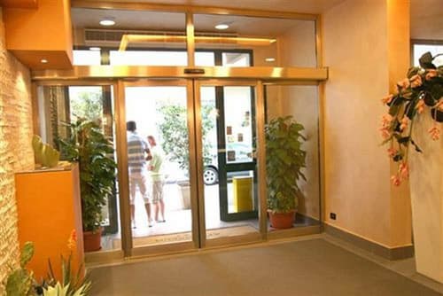 Albergo Athenaeum, Interior entrance