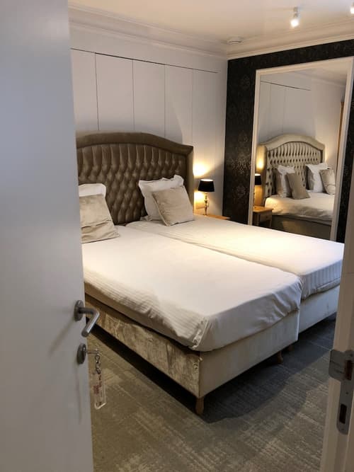 Golden Tree Hotel, Room