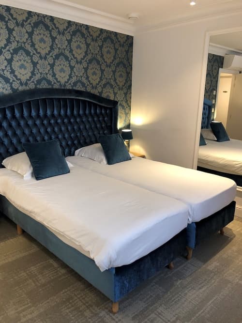 Golden Tree Hotel, Room