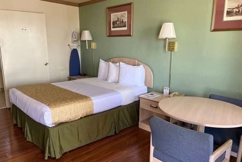 Travelodge by Wyndham Holbrook, Room