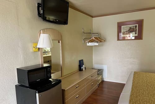 Travelodge by Wyndham Holbrook, Room