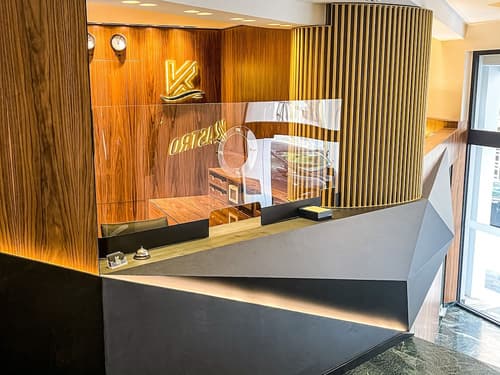 Kastro Hotel, Reception