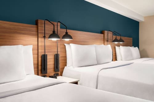 Wyndham Garden Niagara Falls Fallsview, Room