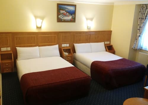 Days Inn by Wyndham London Hyde Park, Room