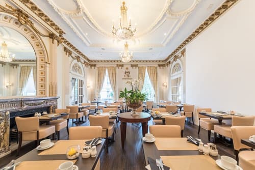 Grand Royale Hyde Park, Restaurant