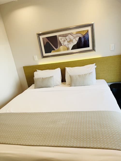 VR Auckland City, Room