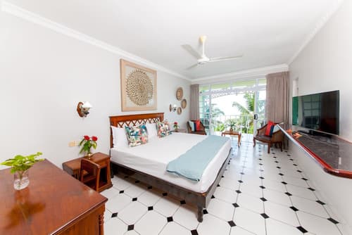 Palm Beach Hotel, Room