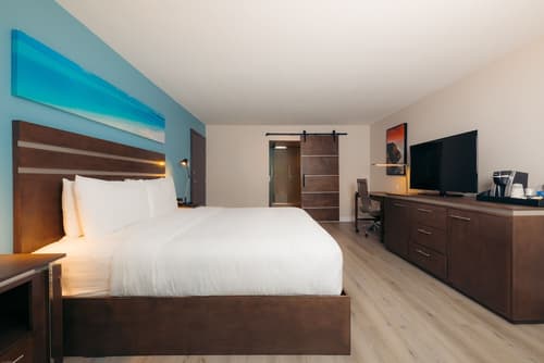 The Cove Hotel, Long Beach, Room