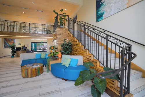 The Cove Hotel, Long Beach, Lobby