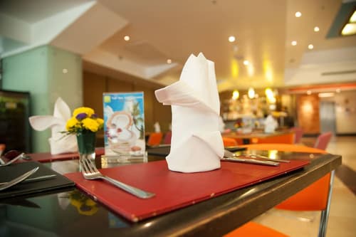 The Seasons Bangkok Huamark