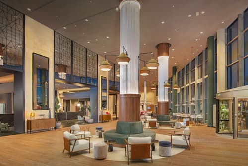 Melia Valencia, Reception