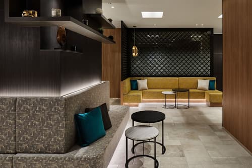 the b akasaka-mitsuke, Lobby