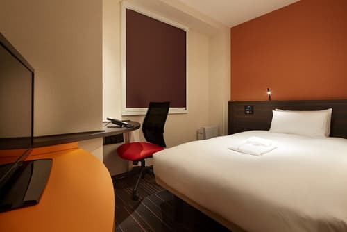 the b akasaka-mitsuke, Room