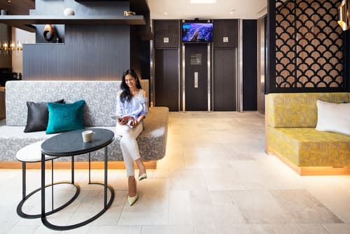 the b akasaka-mitsuke, Lobby