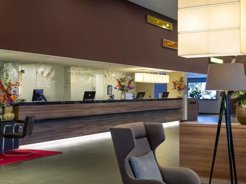 Mövenpick Hotel Amsterdam City Centre, Reception