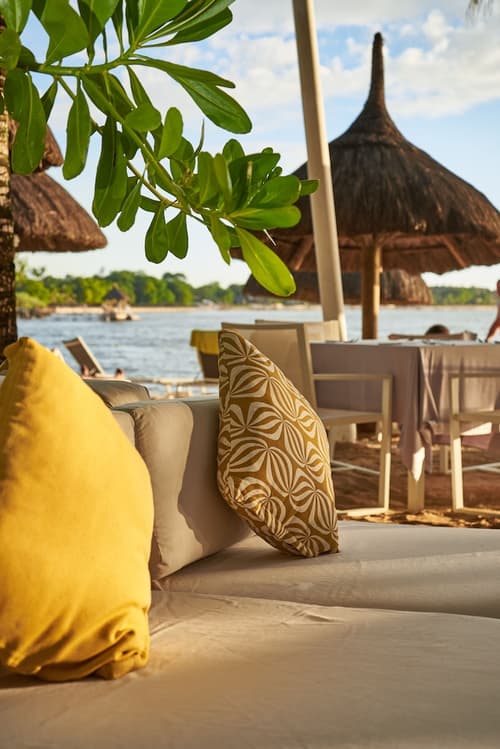 The Ravenala Attitude, Lobby sitting area