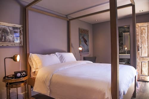 The Grey Hotel, Room