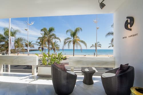 Hotel Lancelot, Lobby